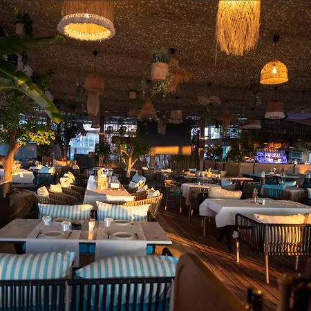 Twin By White Tower Hotel