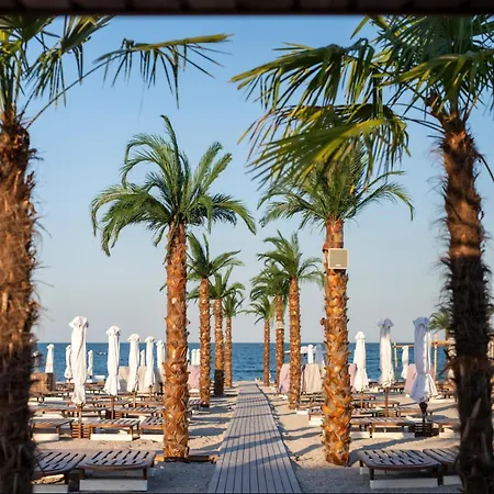 Twin By White Tower Hotel