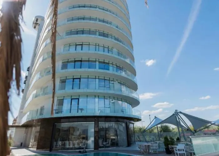 Twin By White Tower Hotel