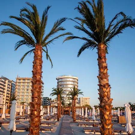 Twin By White Tower Mamaia