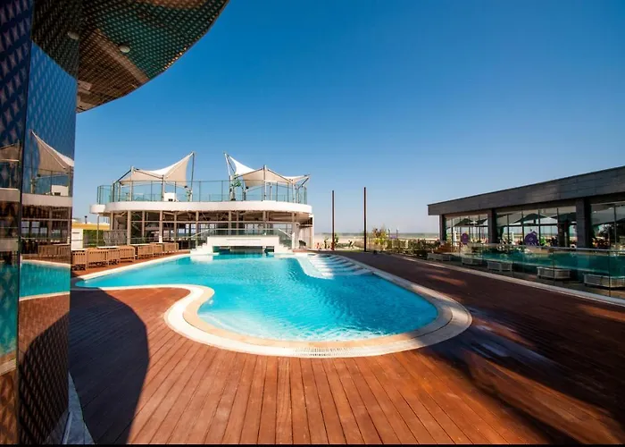 Twin By White Tower Hotel