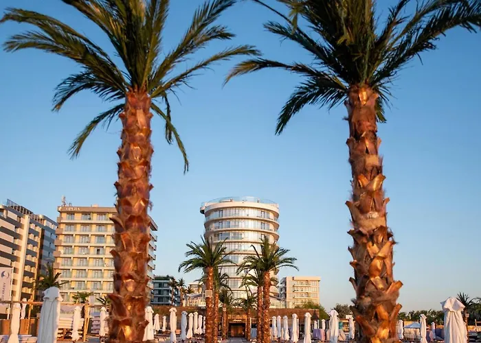 Twin By White Tower Mamaia